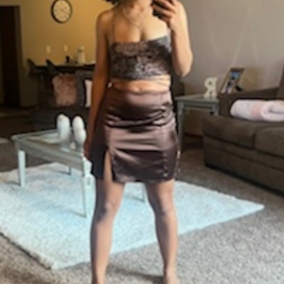 Satin two piece outfit - Picture 10 of 10